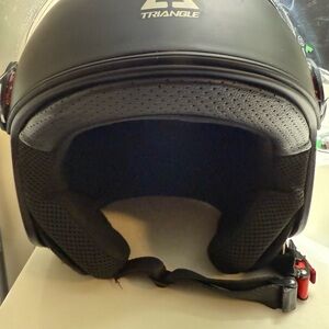 Triangle Black Motorcycle 🏍️ or Scooter 🛴 Moped 🛵Helmet DOT SIZE 👉🏾XL